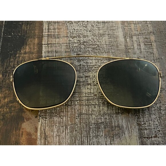 VTG Green Lens Clip-On Sunglasses / Unisex Accessory / Man Woman Gold Tone Frame - Picture 2 of 14